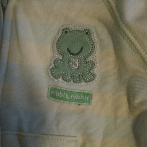 Carter's 4 piece Frog Sleeper Set - Picture 3 of 6